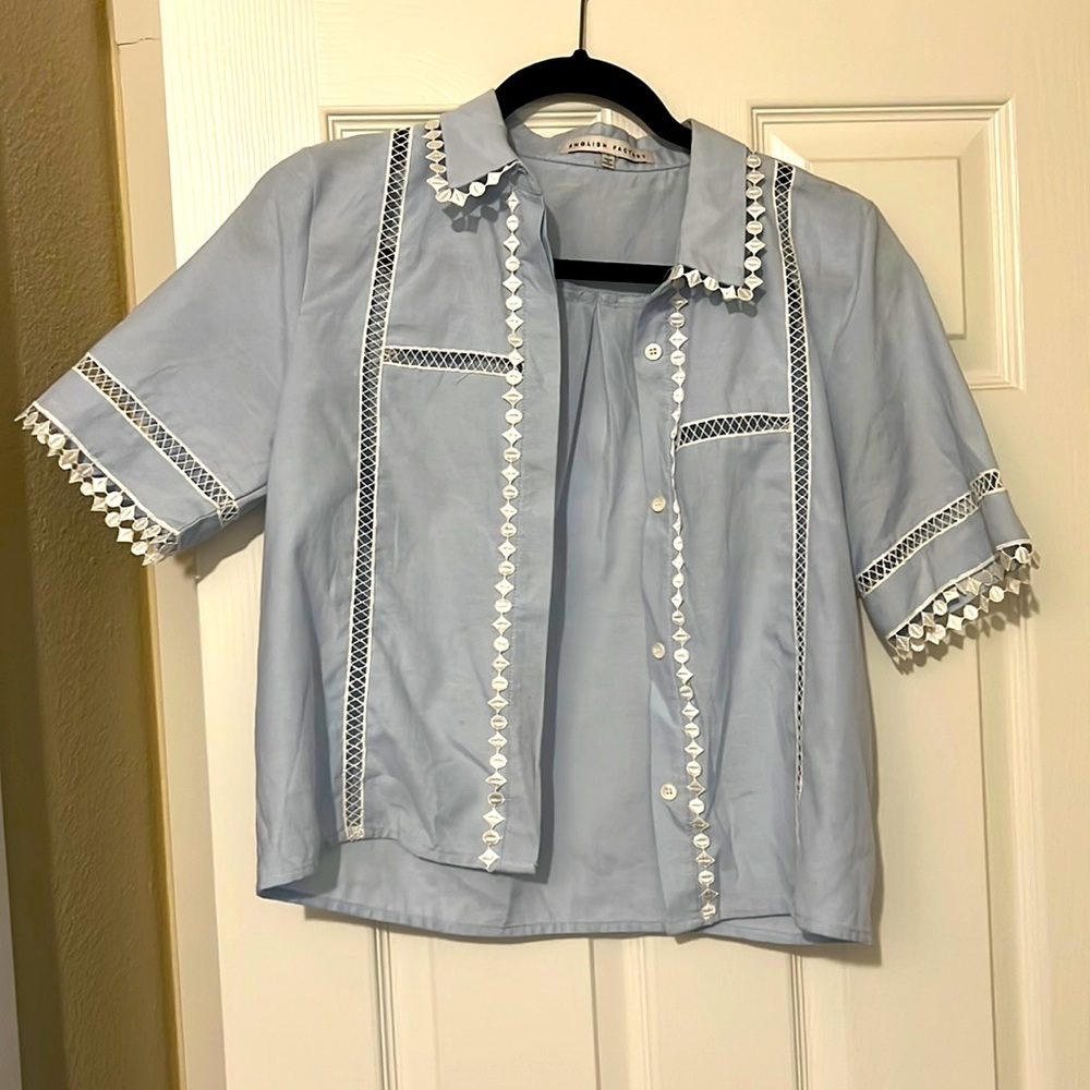 Short sleeve button up